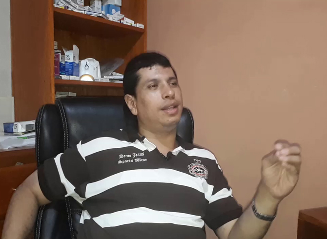 El doctor Carlos Flores es médico general privado y expresa su preocupación por la capacidad que pueda tener el sistema de salud nicaragüense para enfrentar una crisis de tal naturaleza.