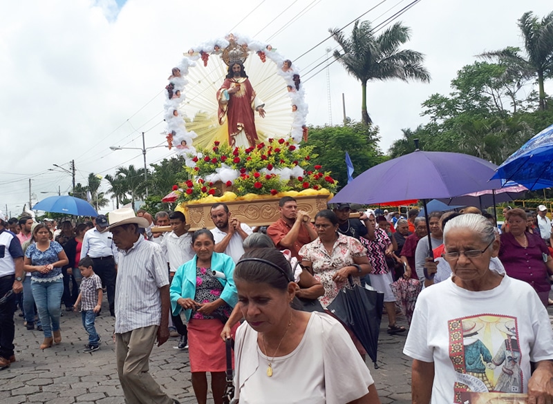 Más de una decena de comunidades participaron en la celebración del Sagrado Corazón de Jesús, conocida como fiesta de los corazones.