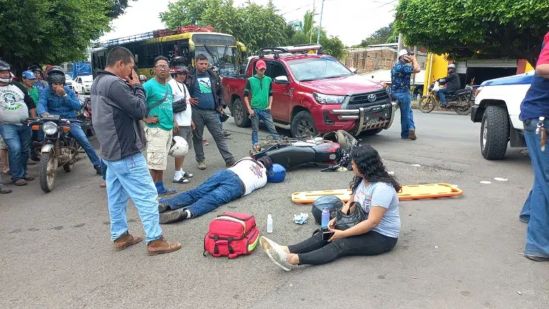 En Juigalpa Motorizados Se Estrellan Contra Camioneta Radio Camoapa