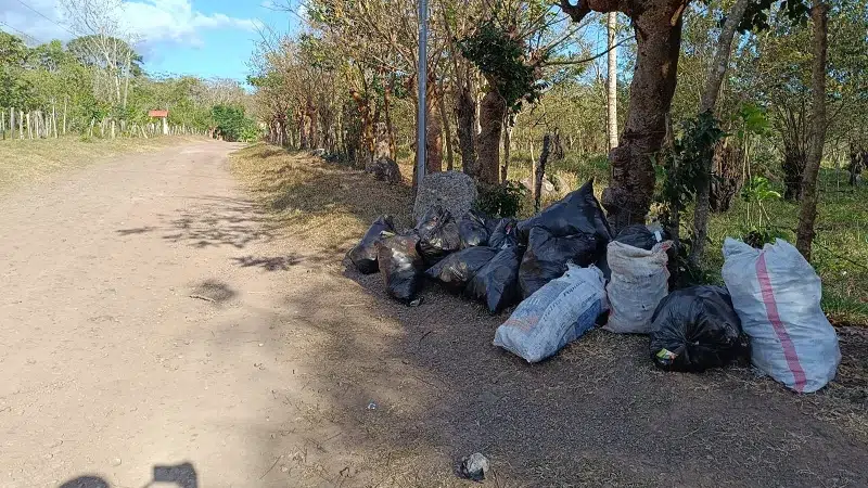 Persiste problema de la basura en el camino hacia Mombacho