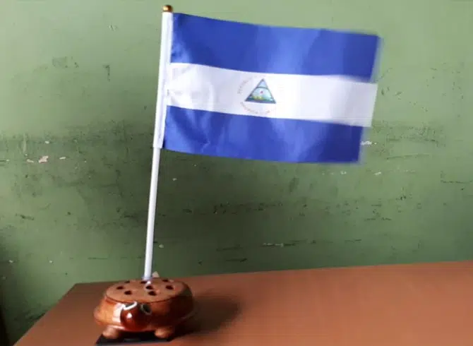 La bandera nacional es un símbolo patriótico que representa a toda ...