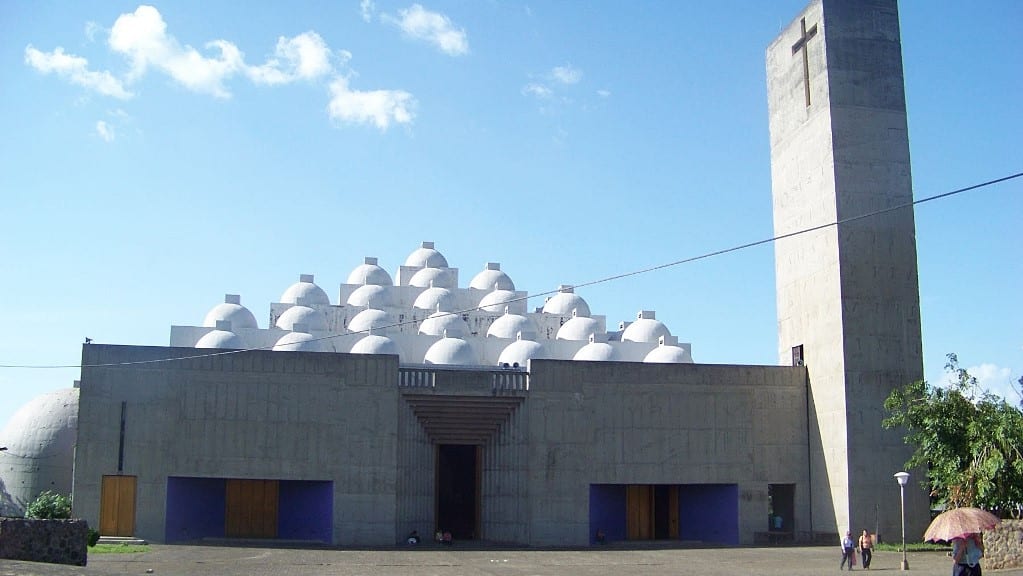 Policía señala a iglesia de cometer delitos