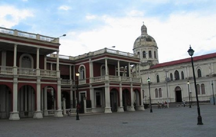 Gobierno de Nicaragua expulsa a la OEA y toma edificio