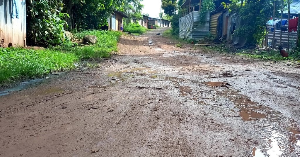 Suspenden reparación de calles de macadán en el barrio 3-80 de Camoapa