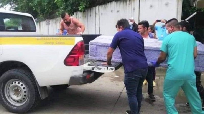 Repatrían los cuerpos de cinco miembros de una familia