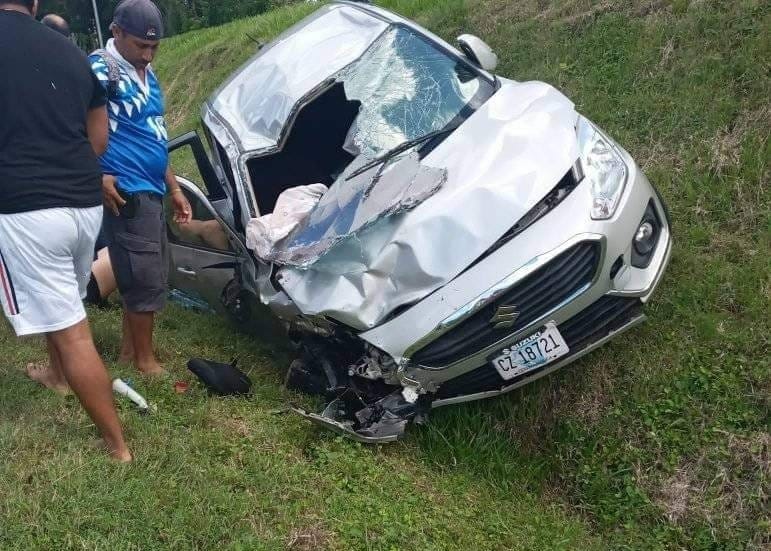 Los dos vehículos particulares fueron los implicados en el accidente de tránsito que se registró en la carretera La Boquita este fin de semana.