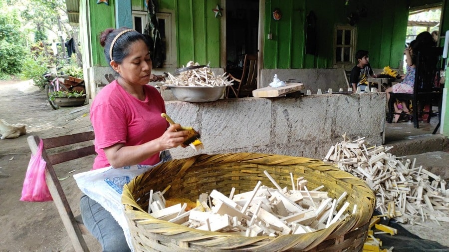 Matracas de La Gritería suben de precio por alzas en la materia prima