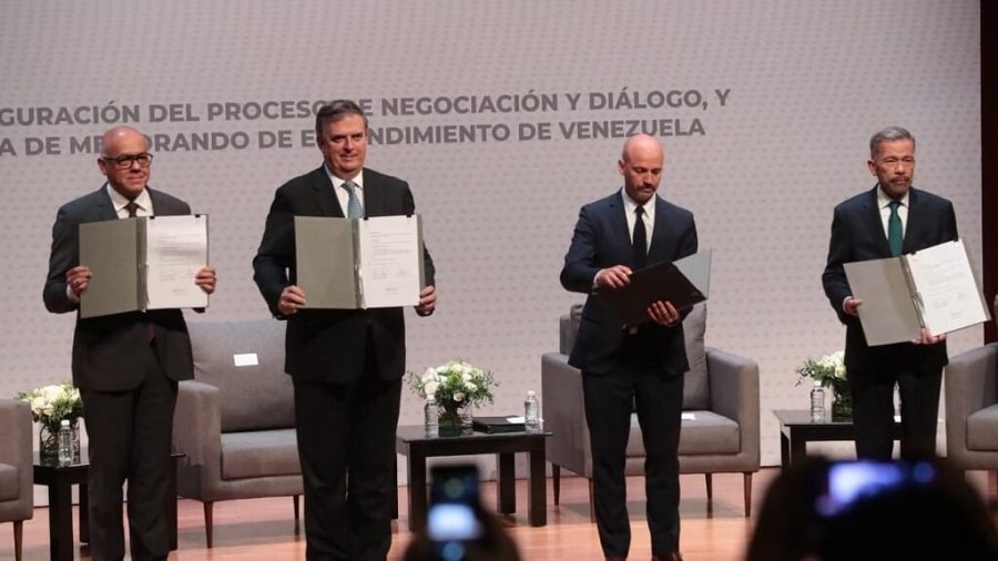 Gobierno y oposición de Venezuela firman acuerdo