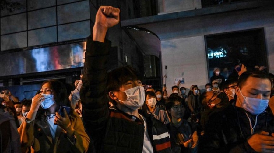 Continúan las manifestaciones por la política de Covid cero en China