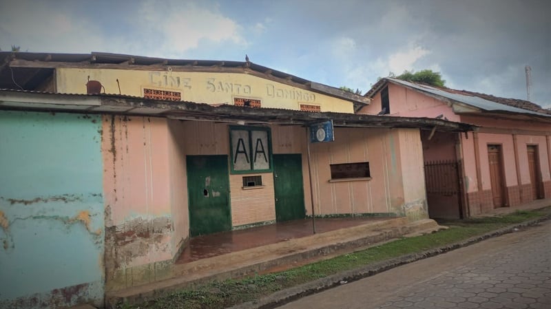 Cine en blanco y negro fue un puente para el romance en parejas que hasta la fecha permanecen y que son padres y abuelos en esta ciudad.