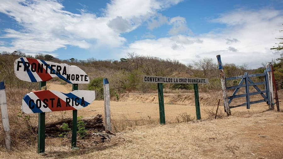 Detienen a nicaragüense con documentos falsos de migración en Costa Rica