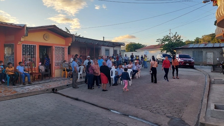Pobladores del barrio Loma Linda inauguran calle adoquinada