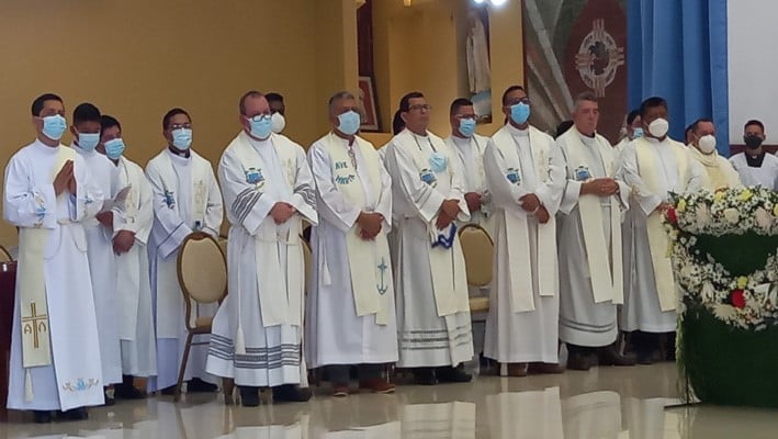 Parte de los sacerdotes de la Diócesis de Juigalpa que atienden las parroquias en los departamentos de Chontales y Río San Juan.