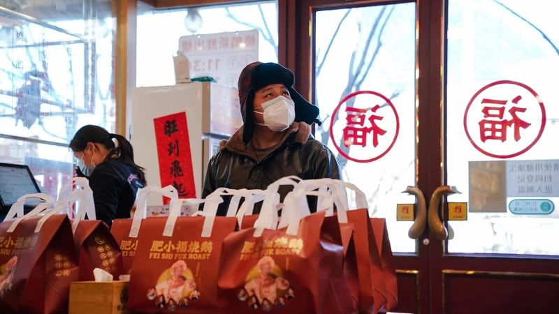 Más países imponen restricciones a los viajeros procedentes de China