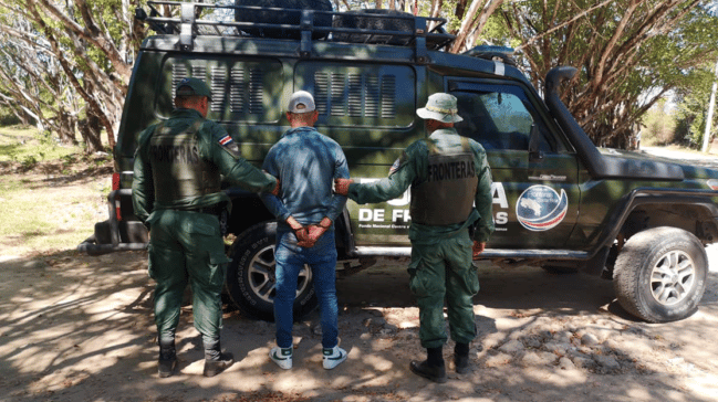 Detienen a 13 nicaragüenses utilizando documentos falsos para ingresar a Costa Rica