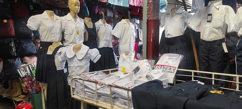 Cuadernos, uniformes y mochilas han subido de precio este año, se quejan familias de Masaya.