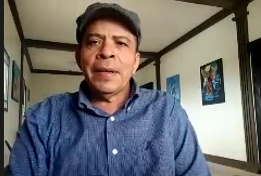 Víctor Huete es el director y fundador de la escuela de arte en la localidad, llamada Taller Experimental de Arte Moderno Camoapa