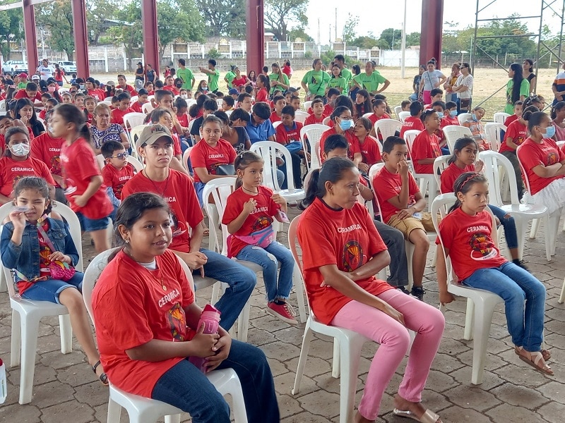 Grupo de estudiantes que participan en los diferentes cursos de aprendizaje