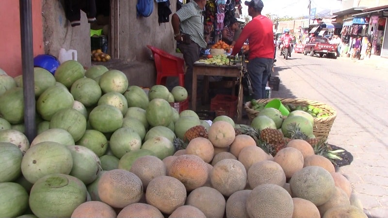 Las frutas de la temporada de verano han aumentado de precio en comparación al año anterior.