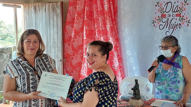 Reconocen el trabajo de la ingeniera Lucía Sequeira y la licenciada Lidia Picado, emprendedoras de Camoapa