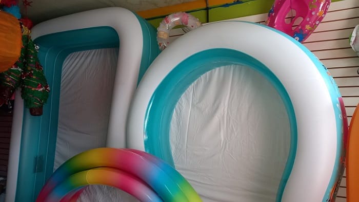 El comercio de Juigalpa comenzó a ofertar piscinas y en la antesala de la semana mayor. Los precios están iguales a los del año pasado