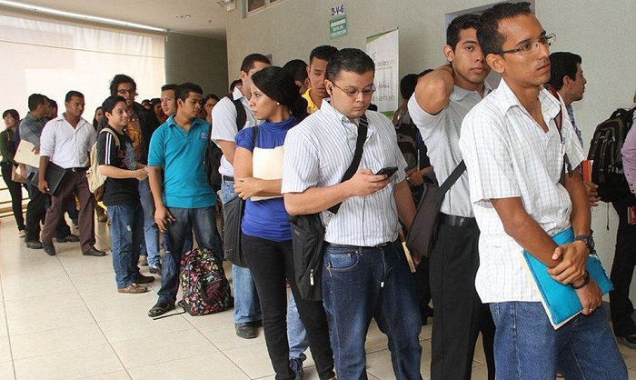 Las ferias de empleos de universidades y empresarios han sido un esfuerzo para crear empleos juveniles.