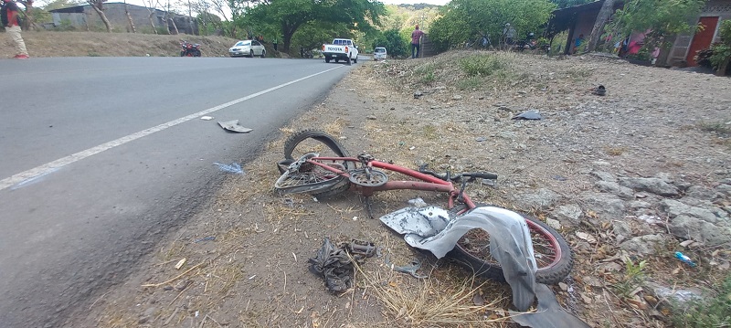 La bicicleta del menor quedó convertida en chatarra