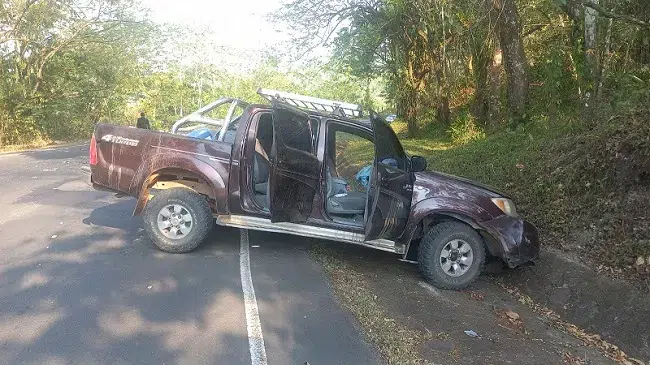 Motociclista y su acompañante murieron al estrellarse en una camioneta