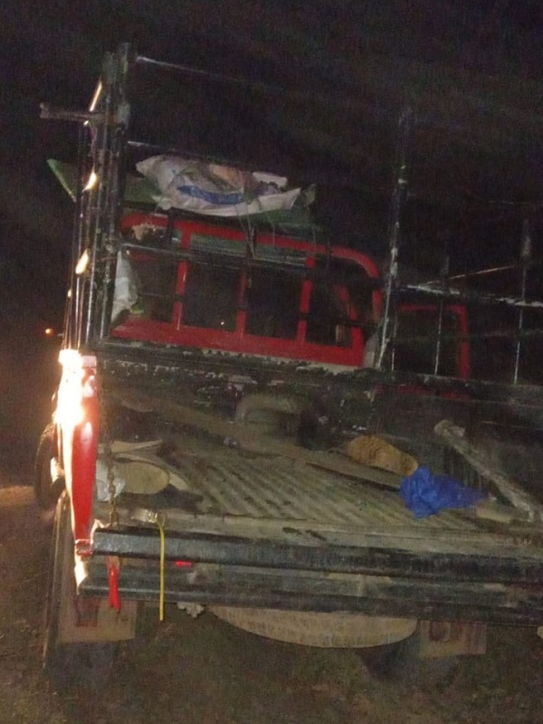 Camioneta marca Toyota, color rojo placa BO 8768, donde se movilizaban hacia la ciudad de Camoapa