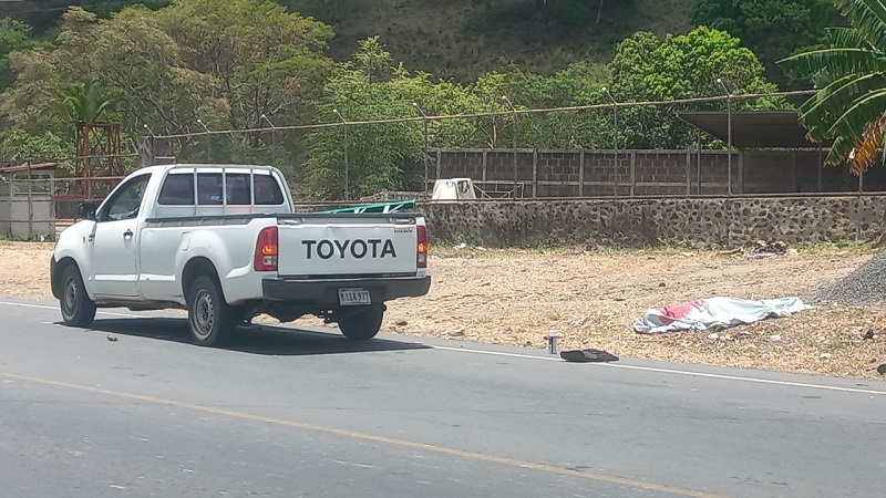Un niño de diez años muere al ser arrollado por una camioneta que se salió de la carretera en Juigalpa.