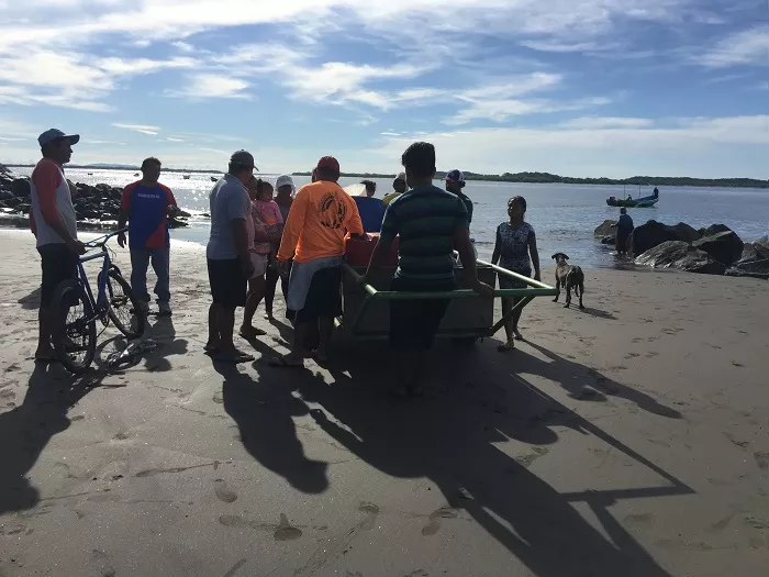 Los tripulantes de dos embarcaciones desaparecieron en alta mar.