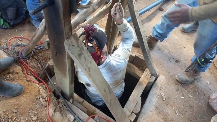 Más de ocho horas de angustia vivieron los familiares del pequeño minero Edgar Saúl Granja García, de 34 años