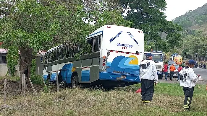 Un lesionado tras accidente de bus