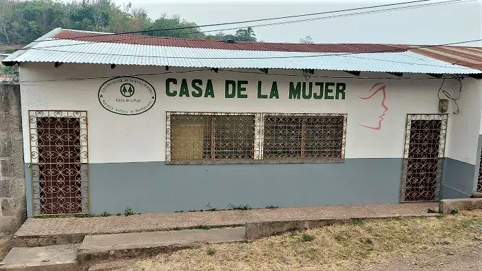 Mujeres de Camoapa se capacitan para mejorar técnicas de repostería