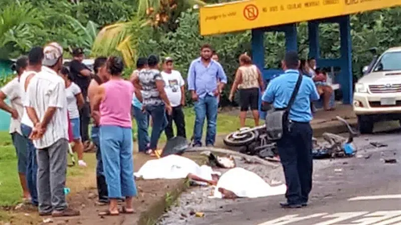 Matrimonio muere al ser arrollado por un camión ganadero en el sector del Chilamate número 2