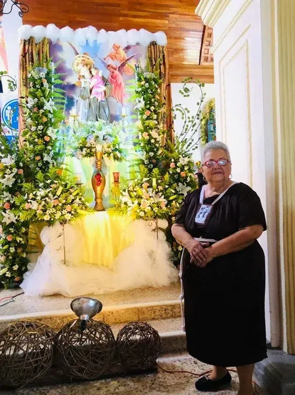 Doña Mery Cruz es mayordoma de San Antonio de Padua en la Parroquia San Francisco de Asís e integrante de la Orden Franciscana Seglar