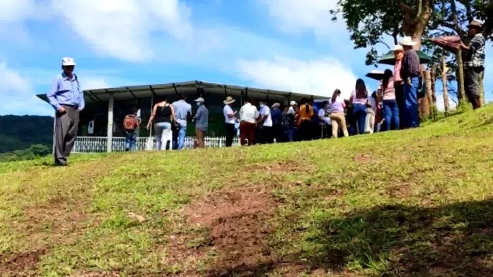 Entrada al templo abierto dedicado a San Francisco de Asís, en el sector El Tamarindo, al noroeste de la ciudad.