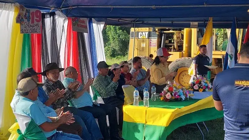 Vuelven a poner la primera piedra para la construcción de la plaza de toros de Camoapa