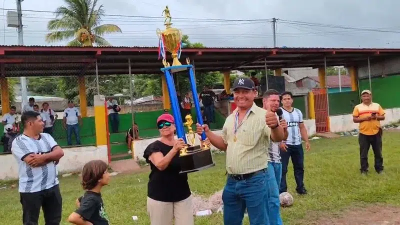 Realizan torneo de fútbol campesino en Camoapa