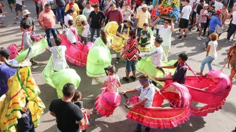 “Vacas culonas” del barrio San José Oriental listas para Santo Domingo