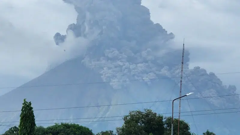 Cenizas del volcán San Cristóbal afectan cultivos de granos, frutas y hortalizas, dicen productores