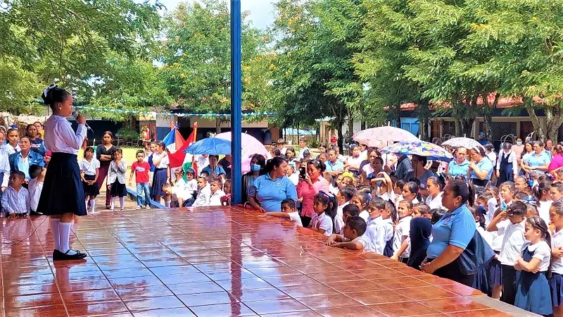 Comunidad educativa de la escuela Juan María Duarte celebra su sesenta y siete aniversario de fundación