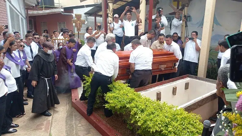 Gatti falleció la tarde del lunes 31 de julio y sus honras fúnebres fueron hoy jueves 3 de agosto 2023.