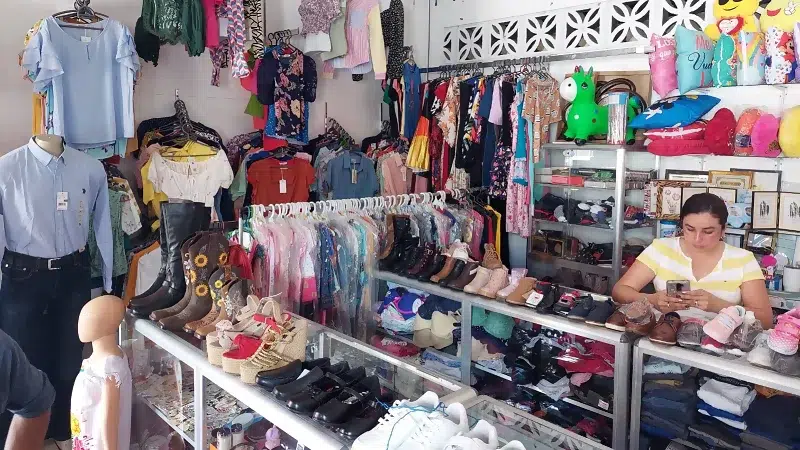Precios de uniformes se mantienen, aseguran comerciantes de Camoapa