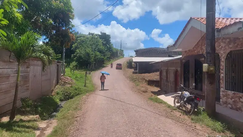 Construcción de algunas calles adoquinadas, el alumbrado público y la ampliación del sistema de agua potable son las principales necesidades del barrio 3-80 en Camoapa