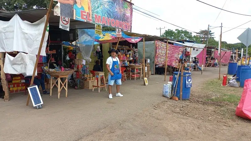 Comerciantes activan venta de pólvora en Juigalpa.