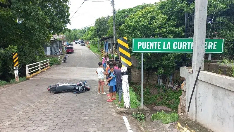 En Juigalpa pasajero de motocicleta resulta lesionado en accidente