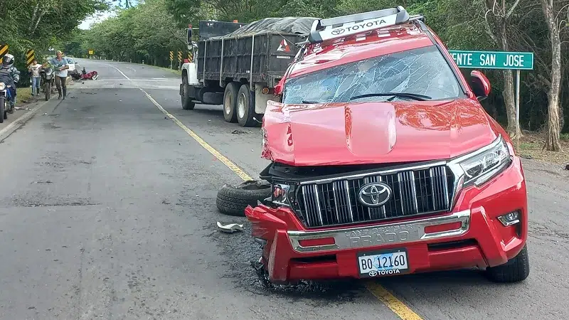 Camioneta se estrelló en el puente San José en Cuisalá y dejó un lesionado y daños materiales
