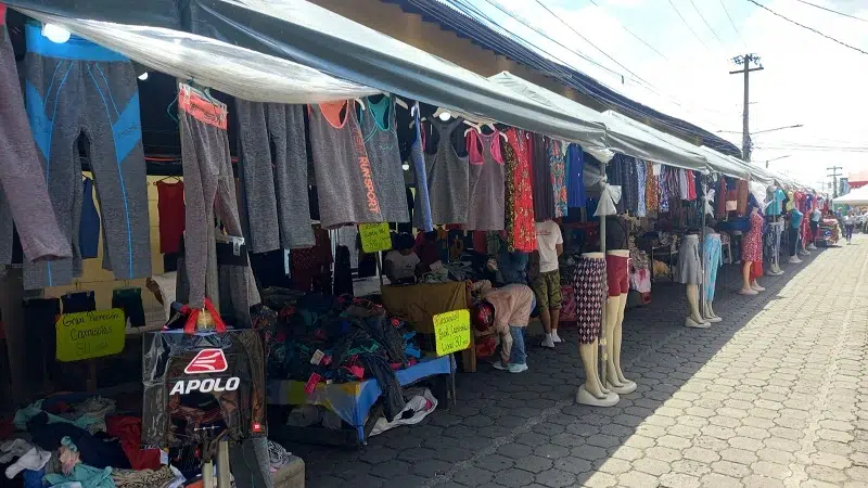 Comerciantes del Mercado Mayales de Juigalpa se preparan para captar gran porcentaje del aguinaldo