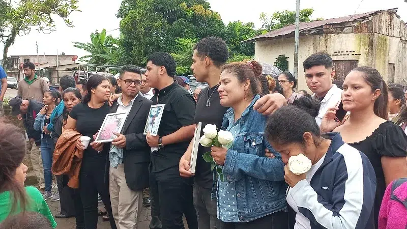 Pobladores de Santo Tomás despiden a fallecidos en violento accidente ocurrido en Acoyapa